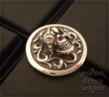 �V���o�[�R���`���@�X�J�����`�[�t